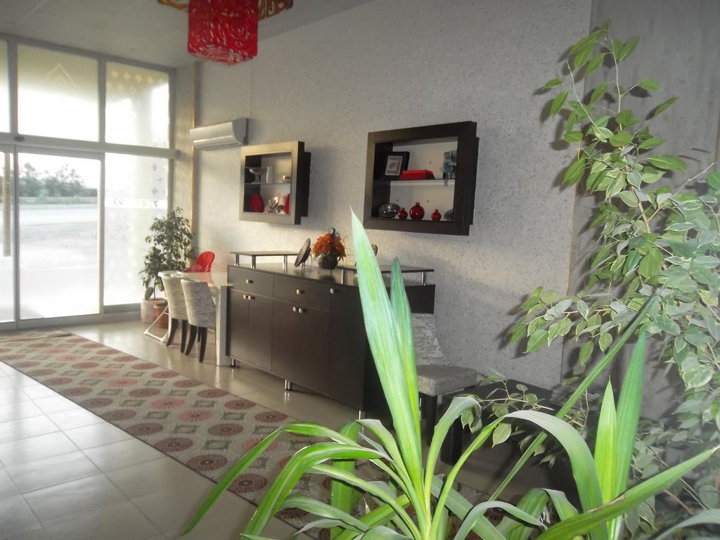 Konak Hotel Mut Экстерьер фото